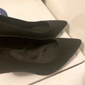 Great pair of Vera Wang Heels!!